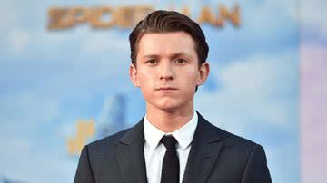 Tom Holland detalha luta contra o alcoolismo: "Me preocupou"